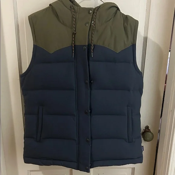 Patagonia bivy down vest with hood. Size large, blue and green. - Picture 2 of 10